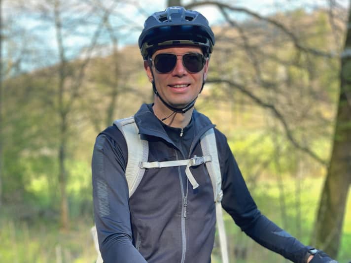 Since a cycling accident as a child, René Kloeters (39) has known how important safety is. After buying his first e-mountainbike, he attended a riding technique course.