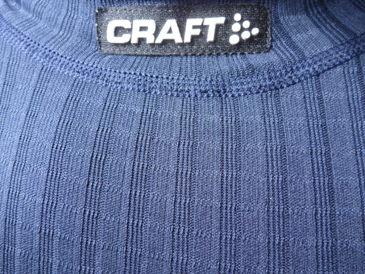   Polyester vests such as the Craft "Zero Extreme RN Longsleeve" are characterised by high wearing comfort and sweat transport. This group is available in many fabric densities - depending on the desired insulating effect. 