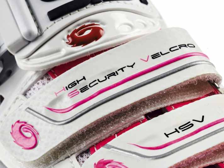 Velcro sur Sidi Alba 2 Woman >> <a href="https://www.awin1.com/cread.php?awinmid=12557&awinaffid=471469&clickref=T+Sidi+Alba+2+Woman&ued=https%3A%2F%2Fwww.bergzeit.de%2Fp%2Fsidi-damen-alba-2-radschuhe%2F" target="_blank" rel="noopener noreferrer nofollow">disponible ici</a>*.