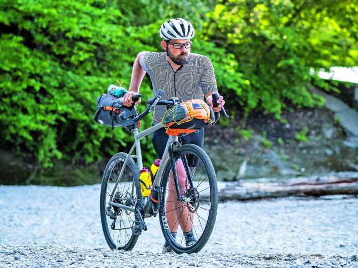 Bags for journey type 1: The overnighter - cycle touring equipment for an overnight stay outdoors