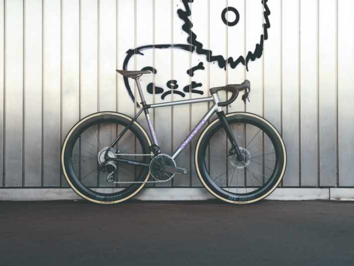 The Standert Kreissäge: well equipped, stable, many finely graduated frame sizes, but also relatively heavy.