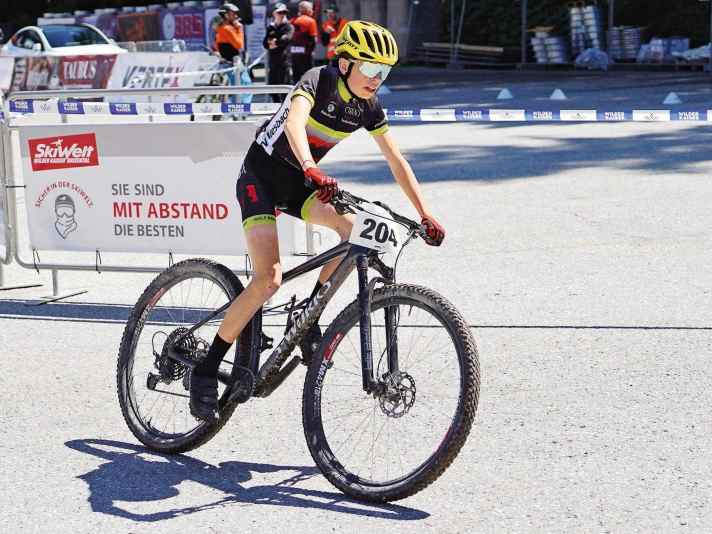 Die späten Jahre: Jugendliche fangen an, den Eltern davonzueilen. Rennsport ist eine Option, aber nicht leicht durch die Pubertät zu tragen.