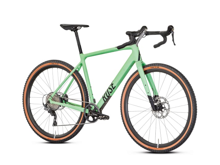 E-Gravelbike mit Alu-Rahmen: Rose bietet das brandneue <a href="https://www.awin1.com/cread.php?awinmid=11768&awinaffid=471469&clickref=T+Backroad+AL+Plus&ued=https%3A%2F%2Fwww.rosebikes.de%2Frose-backroad-al-plus-grx-rx810-1x11-2697067" target="_blank" rel="noopener noreferrer nofollow">Backroad AL Plus ab 3.499 Euro an</a>*