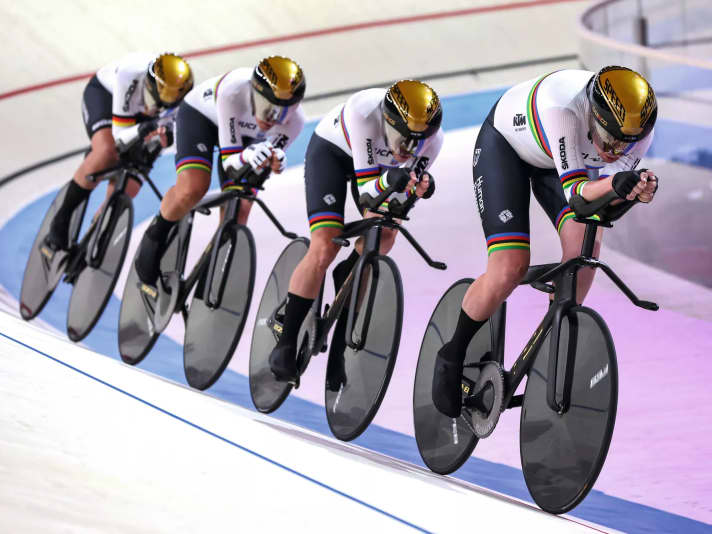 Der Bahnrad-Vierer der Frauen krönt sich mit dem Europameister-Titel