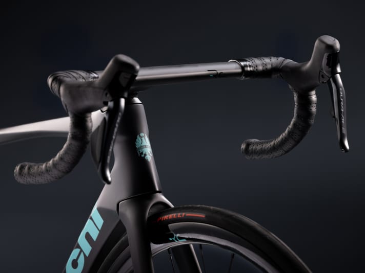 Während an der Front die Aero-Optimierung im Fokus stand, wurde das Heck hinsichtlich des Leichtbaus modifiziert.