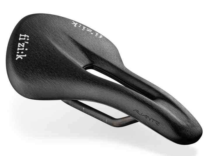 According to the manufacturer, the Tempo Aliante R1 Light, which is designed for long distances, weighs 144 grams (140 millimetres).