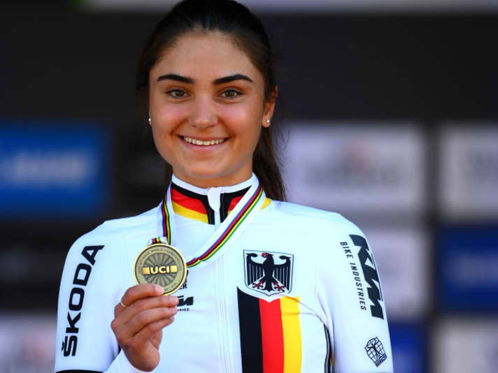 Ricarda Bauernfeind with her bronze medal in Wollongong, Australia