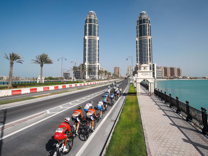 Sport als Werbung: Solche Bilder sollen nach dem Willen der Sponsoren um die Welt gehen: das WM-Rennen 2016 in Katar
