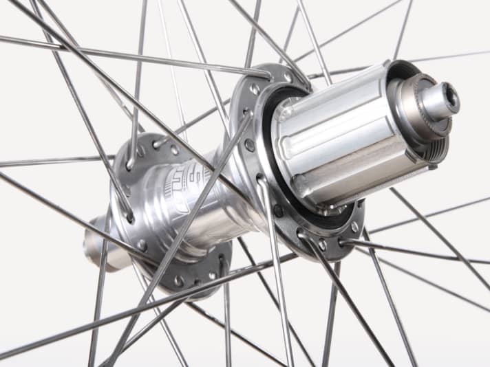 Des composants personnalisés permettent de construire des roues particulièrement résistantes.