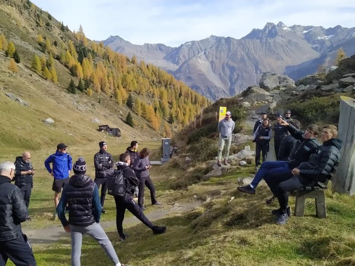 Beim Teamtreffen stand eine Wanderung mit Naturkundevortrag auf dem Programm