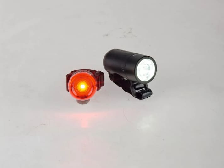 The light set from Knog, Plug. Headlight and rear light 