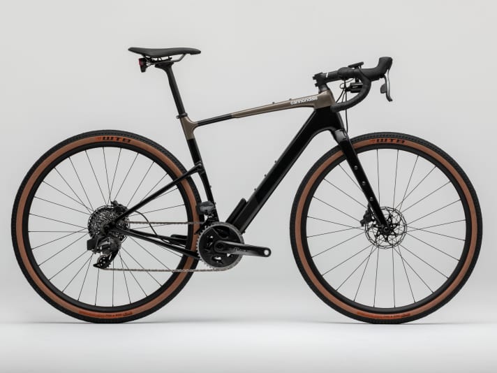 Das Top-Modell hört auf den Namen 1 RLE. Hinter der Abkürzung verbirgt sich der Hinweis, dass das Topstone Carbon mit Radar, Lichtanlage und elektronischer Schaltung ausgestattet ist.