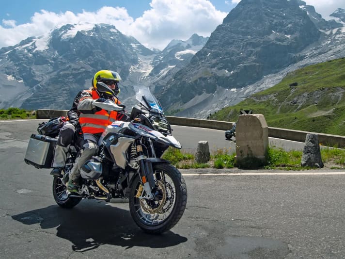 Das Rescue-Team auf dem Motorrad 