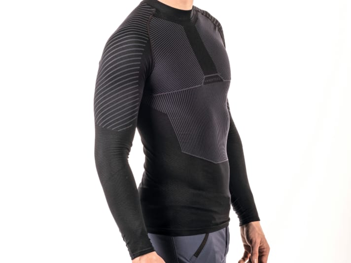 The cheapest long-sleeved vest, Van Rysel Winter Race