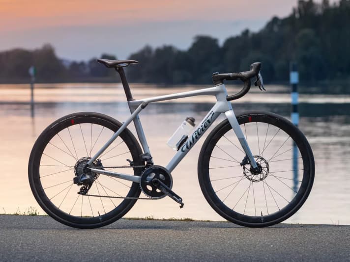 La nouveauté Endurance pour les cyclistes de course de Wilier avec amortissement arrière. 