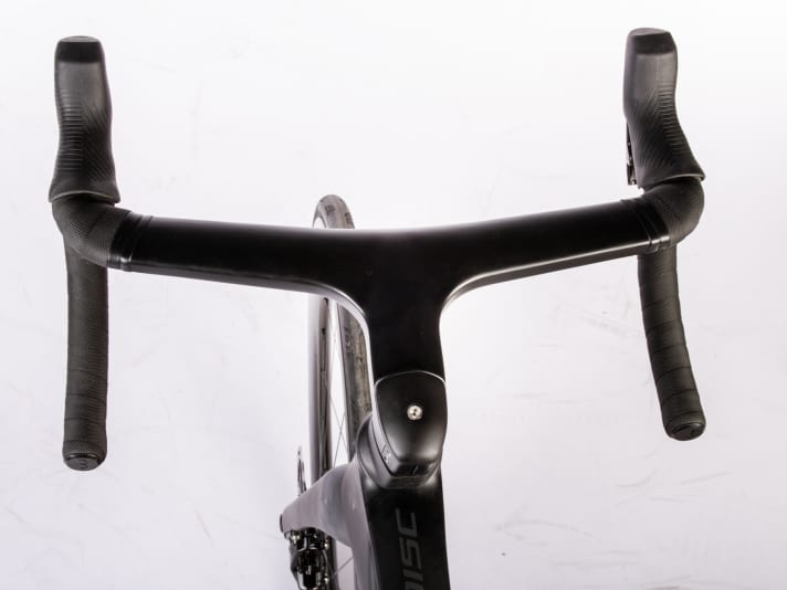 Not all riders like flat top bars without handlebar tape