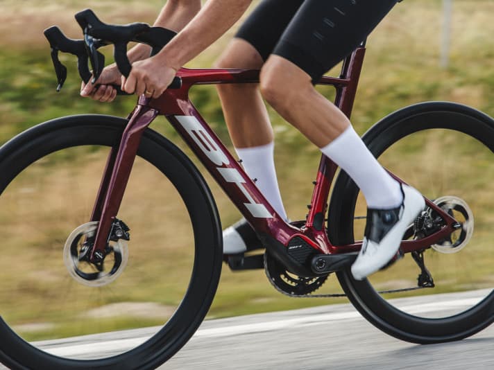 Der Mittelmotor aus eigener Entwicklung soll rund zwei Kilogramm wiegen.