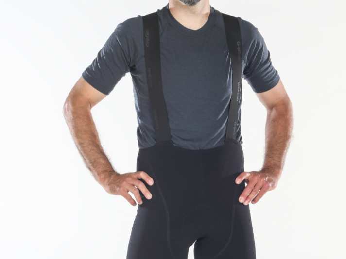 The wide, seamless straps are also a good solution, lying neatly on the shoulders without too much pressure