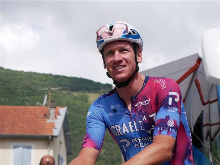 In contrast to the team bus, the lettering was also visible on the jerseys of the riders of Team Israel - Premier Tech during the Tour of France