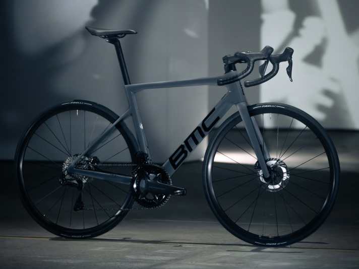tour/bmc-2026-teammachine-slr-two-gry-blk-blk-glam-key-1_d1619dfd34c98d22d60d921b84e9dceb