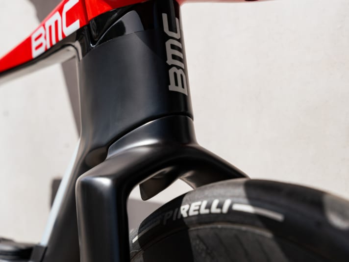 Spezielle Zeitfahrreifen sind rollwiderstandsoptimiert und leicht, aber pannenanfällig