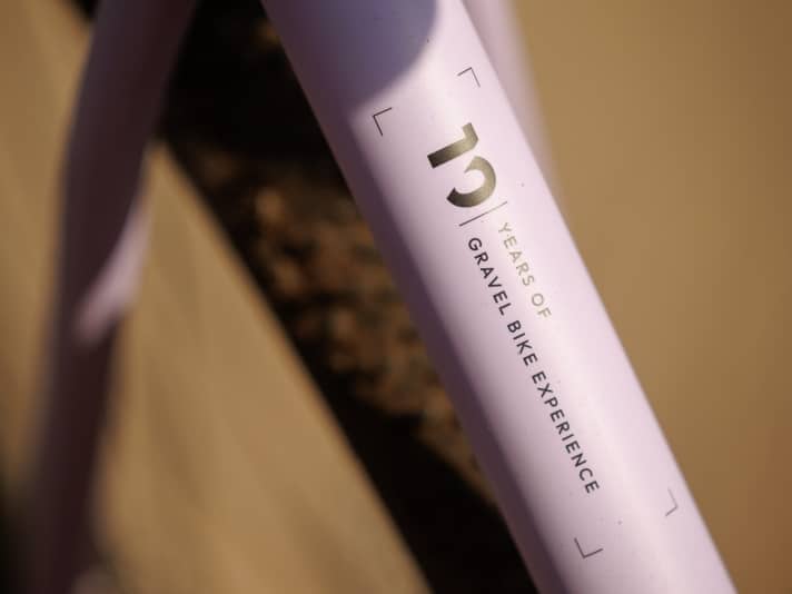 Il y a dix ans, Bulls présentait pour la première fois un vélo de course tout-terrain, le Grinder. Cet anniversaire est aujourd'hui célébré avec le Machete RX, un vélo de gravel axé sur la course.