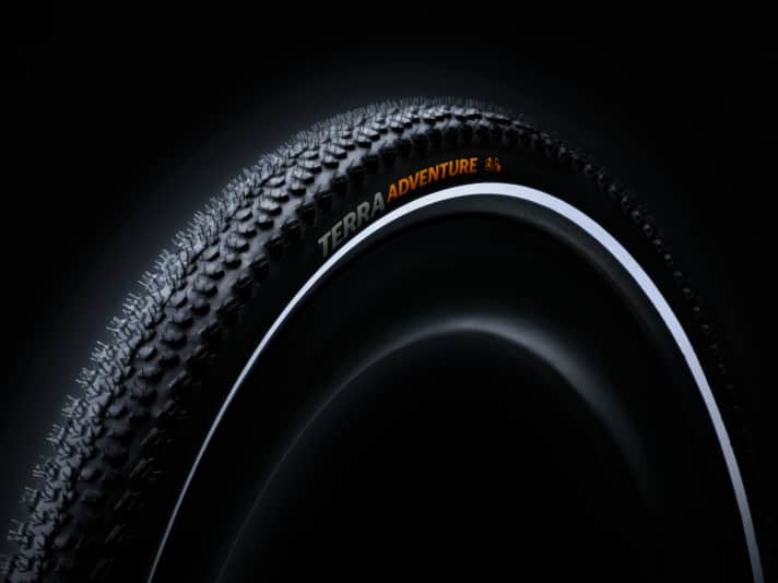 Der Reflexstreifen am neuen Terra Adventure Graphit-Reflex ist StVZO-konform.