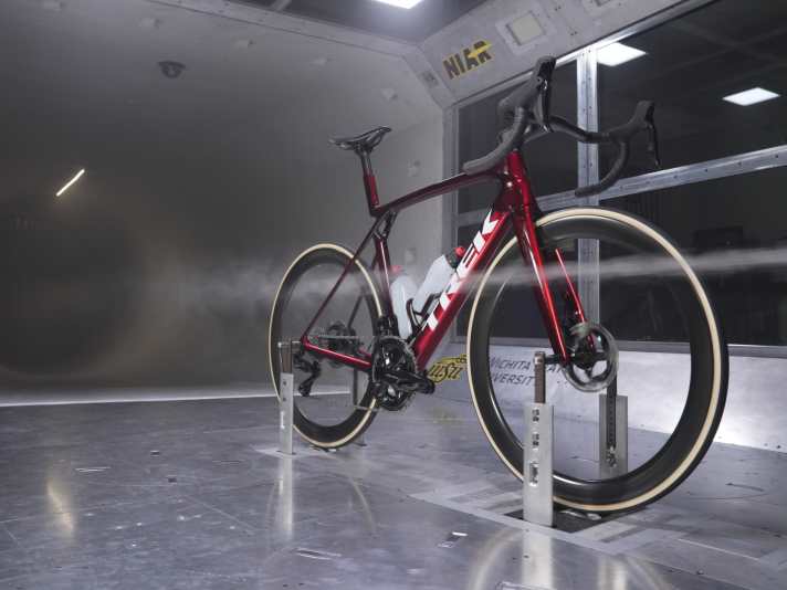 Im Windkanal getestet: Die Aero-Leistung des Madone Gen 8 soll identisch zu der des Vorgängers sein.