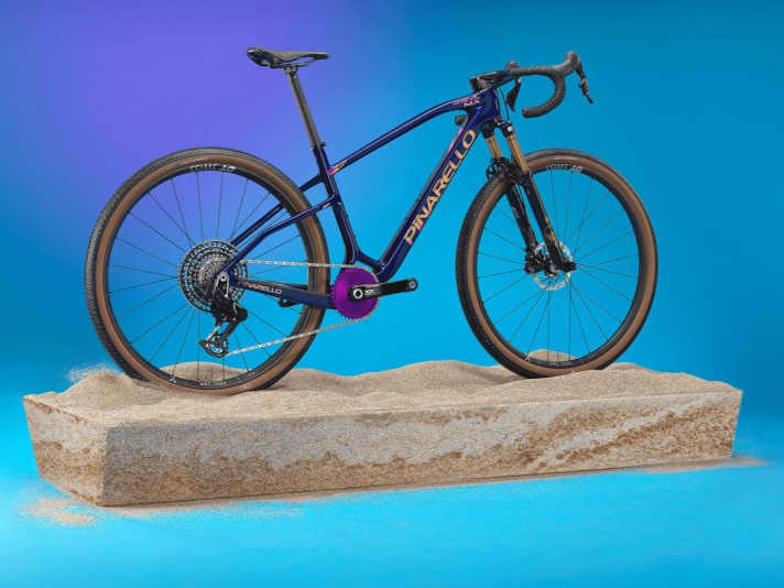 Le Pinarello Grevil MX n'existe qu'en une seule variante d'équipement. Son prix : 8500 euros.