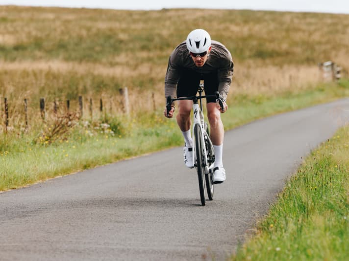 Fast, light, stiff, comfortable: The Tarmac SL8 shows no weaknesses in the TOUR test.