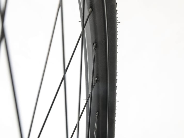 Nicht nur die Reifen-, auch die Felgenbreite beeinflusst das Fahrverhalten