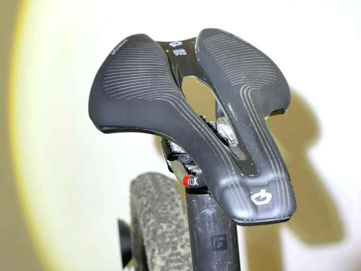 The Dimension from Prologo is characterised by a flat seat surface and slide control strips.