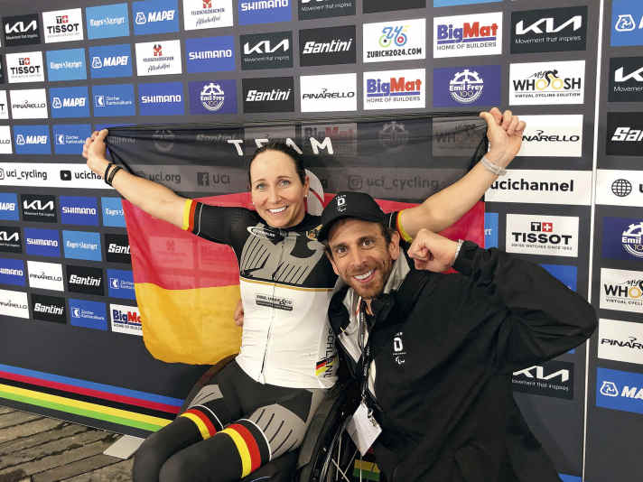 Double starter: Annika Zeyen-Giles and her coach Gregor Lang are delighted with World Championship gold and silver in Zurich