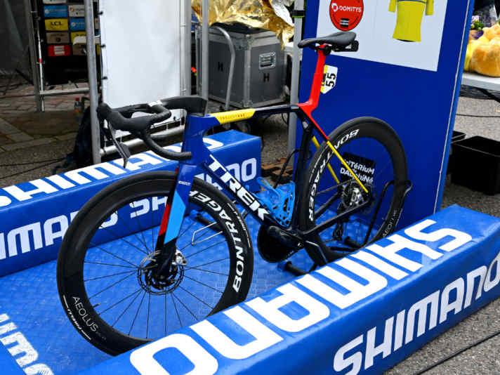 After Mads Pedersen's victory on the first stage of the Dauphine, the new Trek could be inspected more closely.