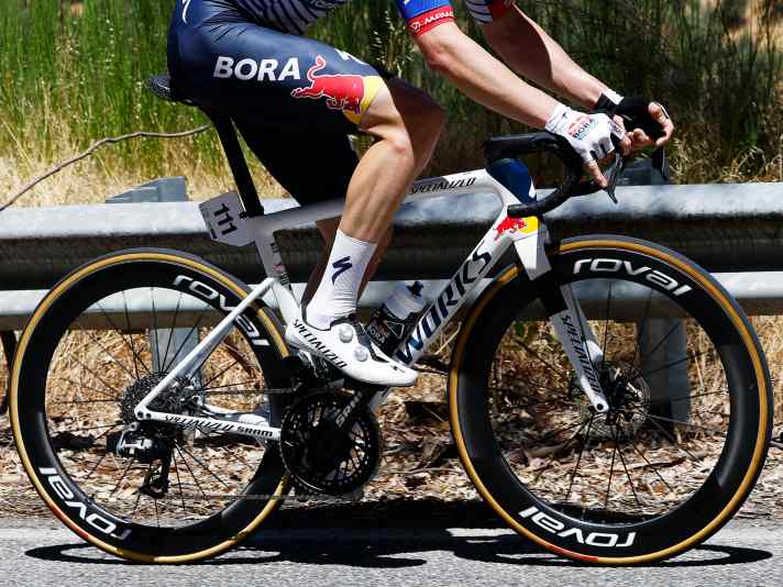 Avec la version S-Works du Specialized Tarmac SL8, les professionnels de Red Bull disposent d'un des meilleurs modèles de course au monde.