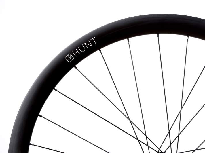 The recycling process is based on the clean separation of the carbon fibres from the bonding resin. The company did not publish any images of the result or the process itself