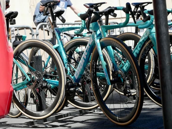With the special paint job on Kevin Vauquelin's Oltre RC, Binachi is promoting its own customising programme