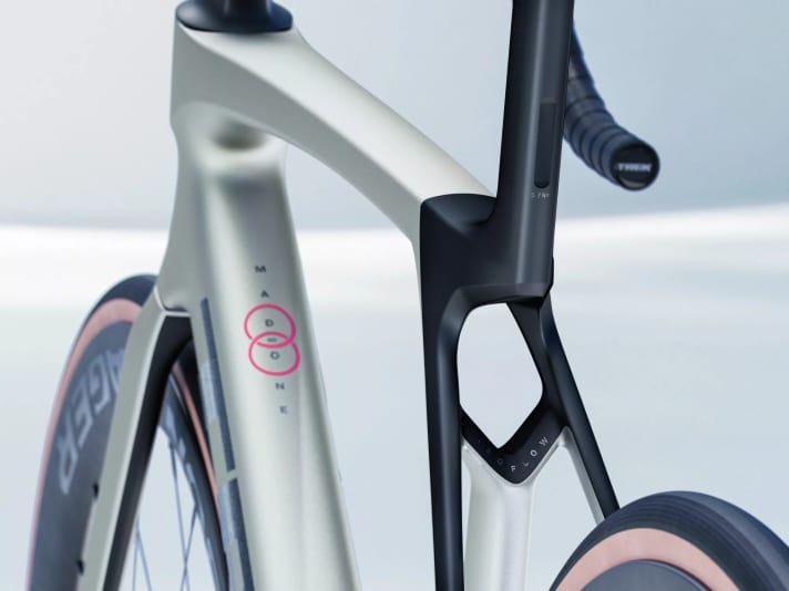 Functional design: In addition to the unique look, the cut-out in the rear triangle also gives the Trek a high level of comfort.