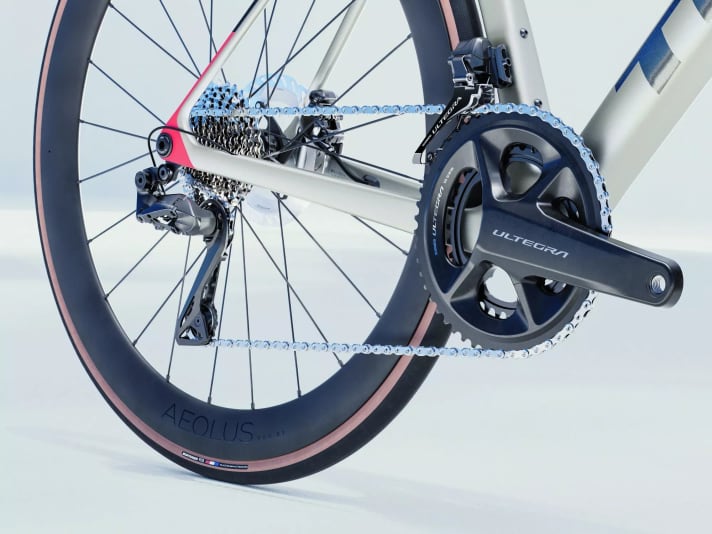 Mountain-ready: A 1:1 gear ratio is available in the lowest gear, which makes climbing easier.