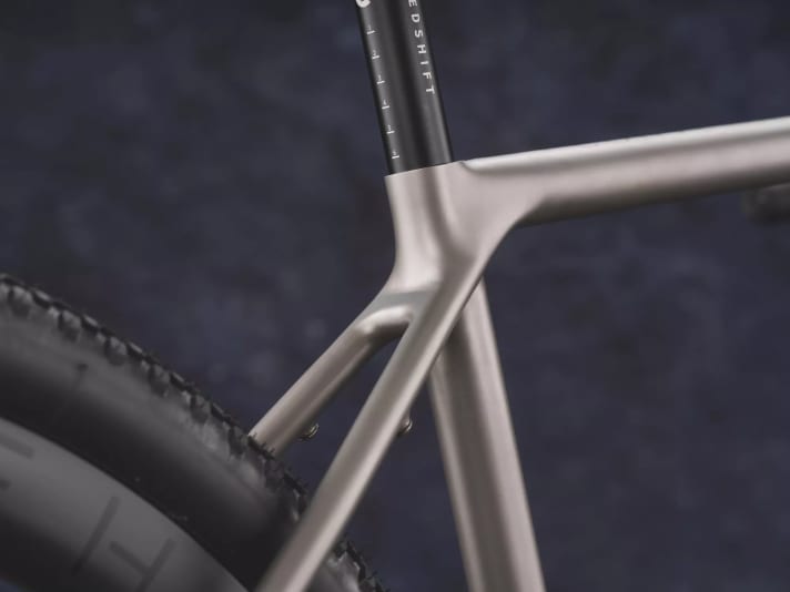 The 3D-printed titanium frame is designed to combine durability and lightness with comfort.