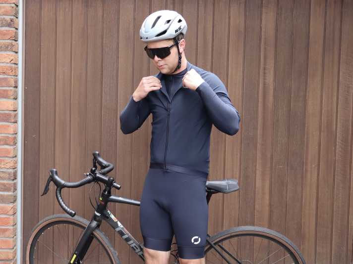 The Vandeyk clothing in the test.