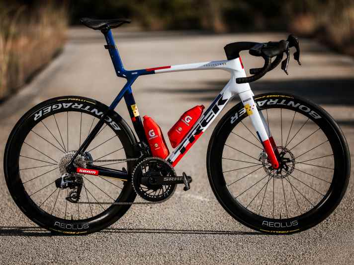 Bei Lidl-Trek änderte sich die Lizenz, das Material bleibt unverändert: Das Madone SLR (im Bild) und das Speed Concept SLR umfasst die Teamflotte.