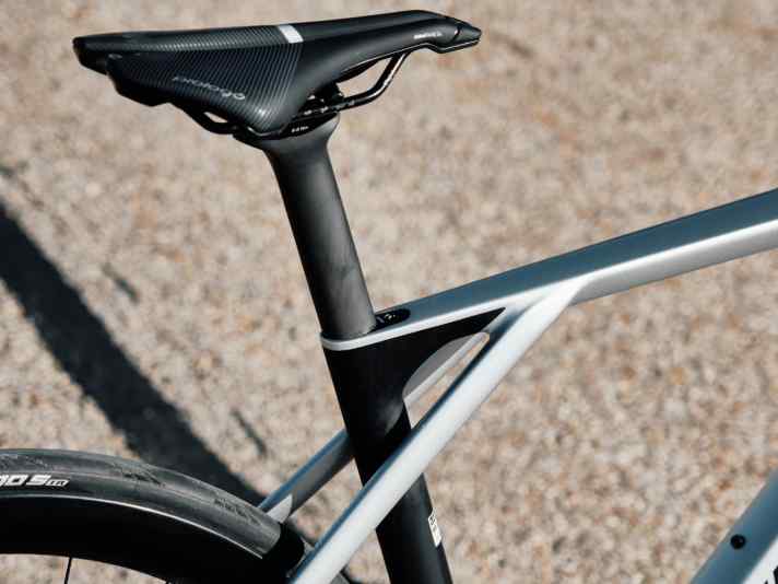 The trademark remains: The so-called 3D tubular construction is intended to guarantee spring comfort and, thanks to new tube profiles, also offer less surface area for the wind to attack.