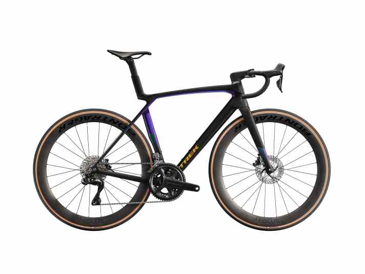 tour/madonesl7-25-46220-b-primary_4e58454e78186bf207672344d7b22675