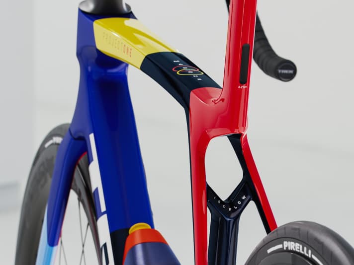 Astuce de confort : le trou dans la structure arrière permet au dôme de la selle et à la tige de selle d'offrir une suspension de haut niveau.