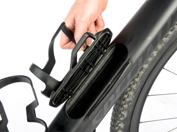 Im Staufach im Unterrohr lassen sich Pannen-Set oder Energieriegel verstauen.