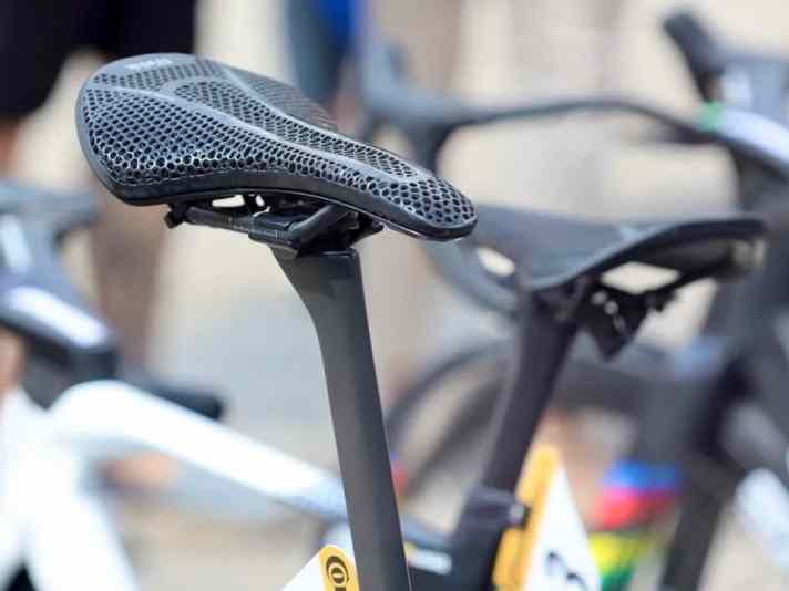 Der Sattel aus dem 3D-Drucker ist weit nach hinten montiert