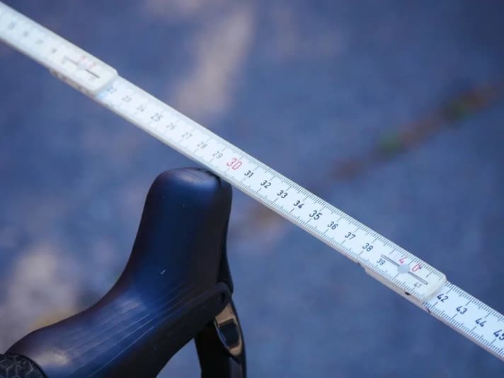 Die neue UCI-Norm würde der Lenker von Geraint Thomas nicht erfüllen