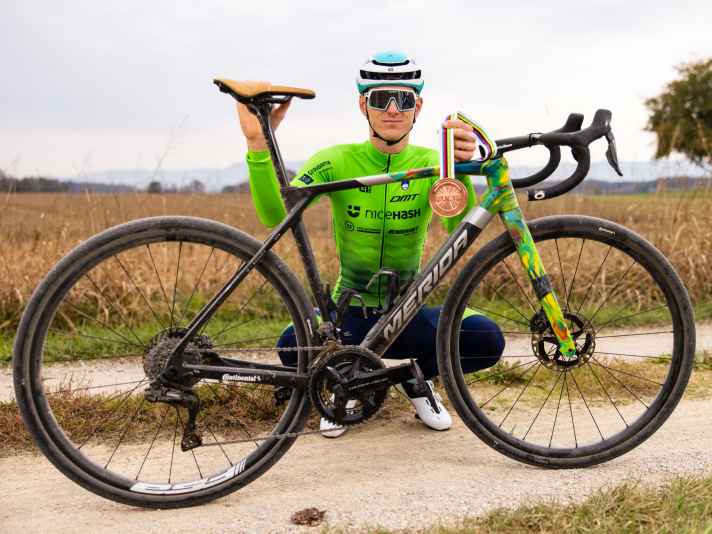 Mit Bronze dekoriert: Straßenrad-Profi Matej Mohoric nutzte das Rahmen-Set des Mission bei der diesjährigen Gravel-WM. Der Slowene fuhr in den Niederlanden auf den dritten Platz.