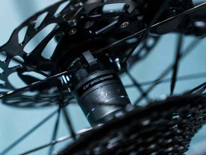 V-1000 hub with CeramicSpeed bearing